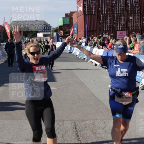 03.10.2025 - Köhlbrandbrückenlauf Jannik Wohlers http://msf.ph/oto/9118663 03.10.2025 13:34:26 Ziel 4674, 4702, 4754, 5207, 5221, 5437, 5693, 5695 meine-sportfotos.de