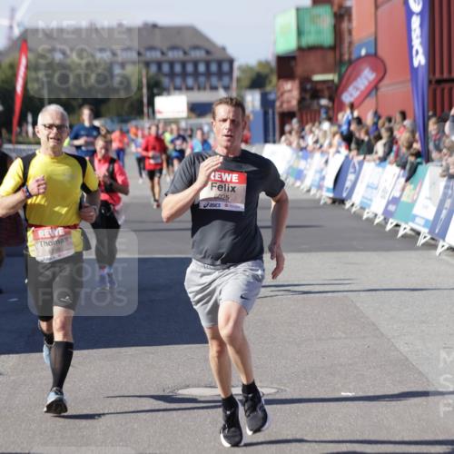 03.10.2025 - Köhlbrandbrückenlauf Jannik Wohlers http://msf.ph/oto/9118688 03.10.2025 13:03:39 Ziel 4063, 4214, 4252, 4274, 4300, 4422, 4507, 5639, 5707, 5799, 6025, 6194, 6207 meine-sportfotos.de