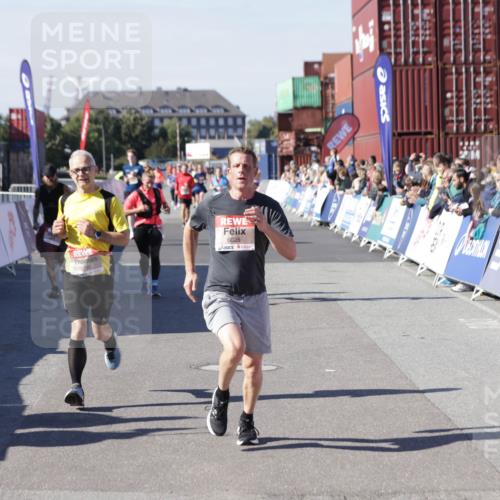 03.10.2025 - Köhlbrandbrückenlauf Jannik Wohlers http://msf.ph/oto/9118706 03.10.2025 13:03:39 Ziel 4063, 4214, 4252, 4274, 4300, 4422, 4507, 5639, 5707, 5799, 6025, 6194, 6207 meine-sportfotos.de