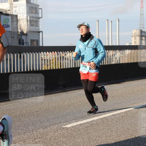 03.10.2025 - Köhlbrandbrückenlauf Lena Gebhardt http://msf.ph/oto/9118718 03.10.2025 09:44:59 Position 2 15, 1330 meine-sportfotos.de