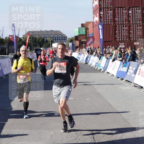 03.10.2025 - Köhlbrandbrückenlauf Jannik Wohlers http://msf.ph/oto/9118733 03.10.2025 13:03:40 Ziel 4063, 4214, 4252, 4274, 4422, 4507, 5639, 5707, 5799, 6025, 6194 meine-sportfotos.de
