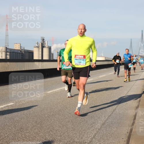 03.10.2025 - Köhlbrandbrückenlauf Lena Gebhardt http://msf.ph/oto/9118744 03.10.2025 09:45:00 Position 2 1168 meine-sportfotos.de