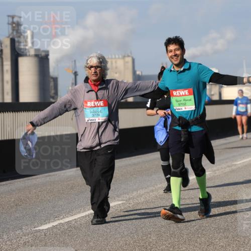 03.10.2025 - Köhlbrandbrückenlauf Lena Gebhardt http://msf.ph/oto/9118747 03.10.2025 10:25:50 Position 2 3774, 9702 meine-sportfotos.de