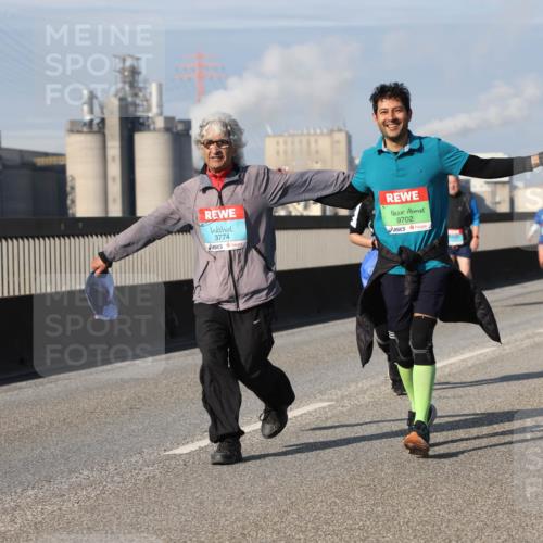 03.10.2025 - Köhlbrandbrückenlauf Lena Gebhardt http://msf.ph/oto/9118753 03.10.2025 10:25:50 Position 2 3774, 9702 meine-sportfotos.de