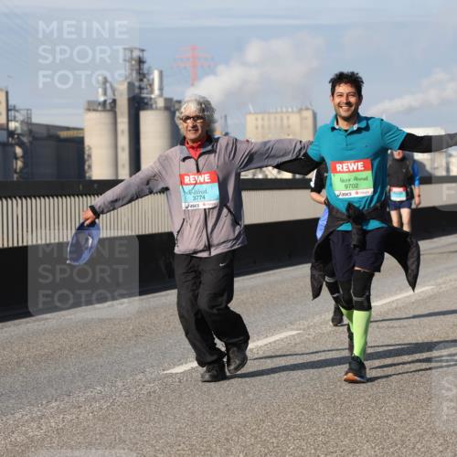 03.10.2025 - Köhlbrandbrückenlauf Lena Gebhardt http://msf.ph/oto/9118767 03.10.2025 10:25:50 Position 2 3774, 9702 meine-sportfotos.de