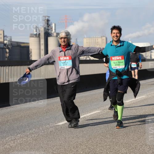 03.10.2025 - Köhlbrandbrückenlauf Lena Gebhardt http://msf.ph/oto/9118777 03.10.2025 10:25:50 Position 2 3774, 9702 meine-sportfotos.de