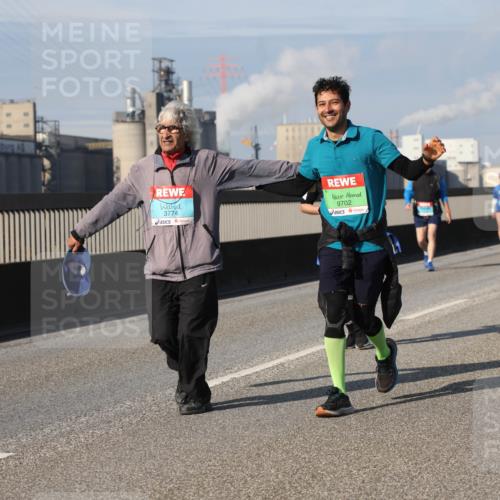03.10.2025 - Köhlbrandbrückenlauf Lena Gebhardt http://msf.ph/oto/9118782 03.10.2025 10:25:50 Position 2 3774, 9702 meine-sportfotos.de