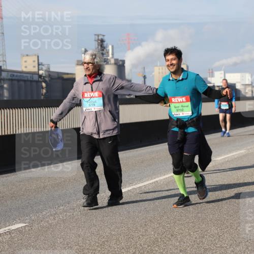 03.10.2025 - Köhlbrandbrückenlauf Lena Gebhardt http://msf.ph/oto/9118798 03.10.2025 10:25:51 Position 2 3774, 9702 meine-sportfotos.de