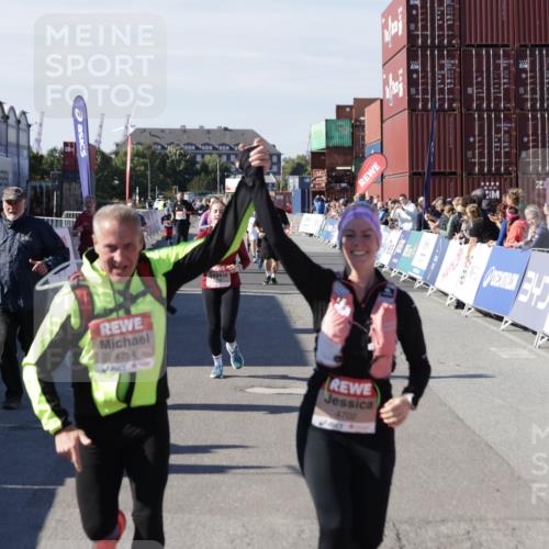 03.10.2025 - Köhlbrandbrückenlauf Jannik Wohlers http://msf.ph/oto/9118803 03.10.2025 13:34:32 Ziel 4702, 4754, 5390, 5437, 5693, 5695, 6486 meine-sportfotos.de