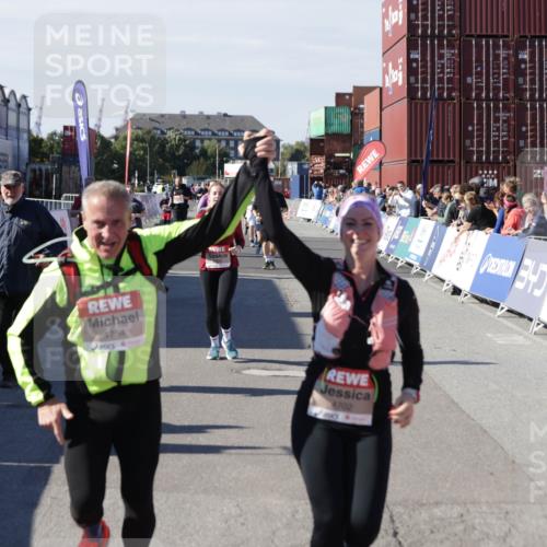 03.10.2025 - Köhlbrandbrückenlauf Jannik Wohlers http://msf.ph/oto/9118806 03.10.2025 13:34:32 Ziel 4702, 4754, 5390, 5437, 5693, 5695, 6486 meine-sportfotos.de