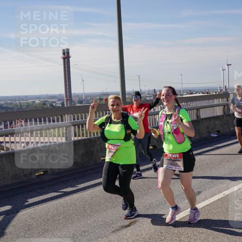 03.10.2025 - Köhlbrandbrückenlauf Michael Burmester http://msf.ph/oto/9118816 03.10.2025 13:00:10 Position 2 6412 meine-sportfotos.de