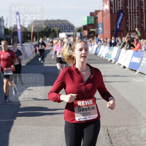 03.10.2025 - Köhlbrandbrückenlauf Jannik Wohlers http://msf.ph/oto/9118829 03.10.2025 13:34:36 Ziel 4702, 4754, 4997, 5390, 5407, 5465, 6289, 6290, 6486 meine-sportfotos.de