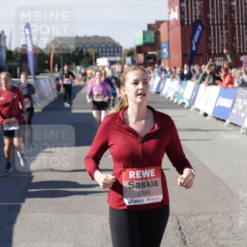 03.10.2025 - Köhlbrandbrückenlauf Jannik Wohlers http://msf.ph/oto/9118834 03.10.2025 13:34:36 Ziel 4702, 4754, 4997, 5390, 5407, 5465, 6289, 6290, 6486 meine-sportfotos.de