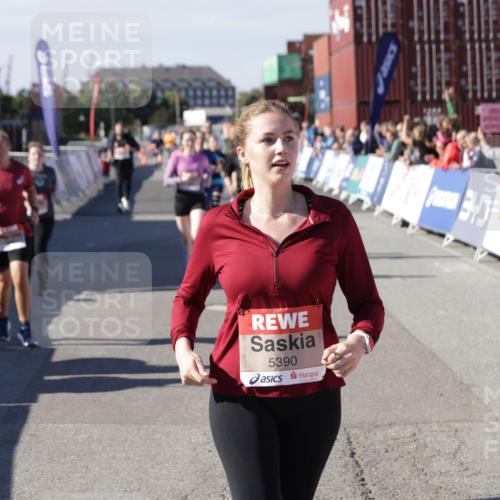 03.10.2025 - Köhlbrandbrückenlauf Jannik Wohlers http://msf.ph/oto/9118843 03.10.2025 13:34:36 Ziel 4702, 4754, 4997, 5390, 5407, 5465, 6289, 6290, 6486 meine-sportfotos.de