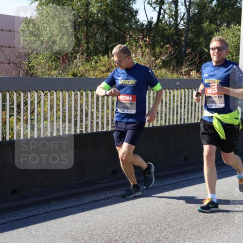 03.10.2025 - Köhlbrandbrückenlauf Strokosch-Dieckow http://msf.ph/oto/9118845 03.10.2025 12:55:40 Position 3 6685, 6686 meine-sportfotos.de