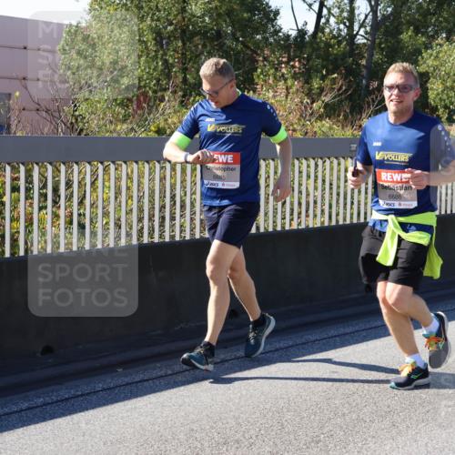 03.10.2025 - Köhlbrandbrückenlauf Strokosch-Dieckow http://msf.ph/oto/9118851 03.10.2025 12:55:40 Position 3 6685, 6686 meine-sportfotos.de