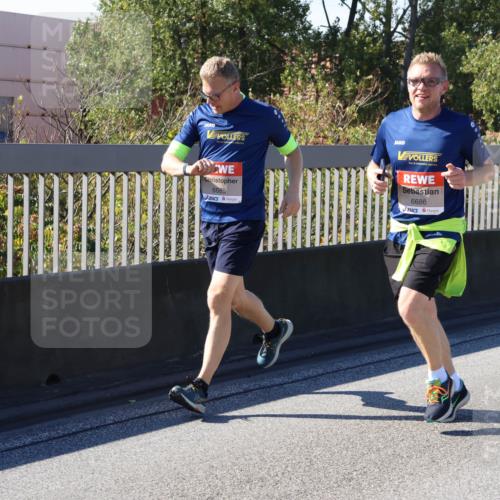 03.10.2025 - Köhlbrandbrückenlauf Strokosch-Dieckow http://msf.ph/oto/9118854 03.10.2025 12:55:40 Position 3 6685, 6686 meine-sportfotos.de