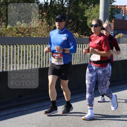 03.10.2025 - Köhlbrandbrückenlauf Strokosch-Dieckow http://msf.ph/oto/9118862 03.10.2025 12:55:42 Position 3 4538, 6517 meine-sportfotos.de