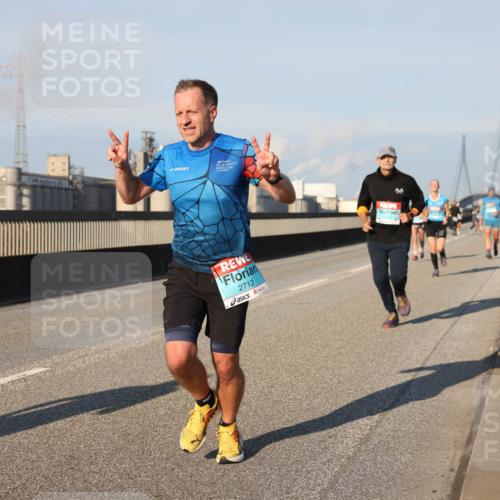 03.10.2025 - Köhlbrandbrückenlauf Lena Gebhardt http://msf.ph/oto/9118869 03.10.2025 09:45:03 Position 2 2712 meine-sportfotos.de