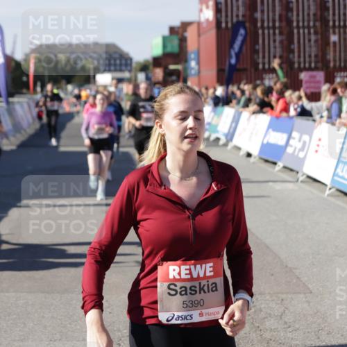 03.10.2025 - Köhlbrandbrückenlauf Jannik Wohlers http://msf.ph/oto/9118872 03.10.2025 13:34:36 Ziel 4702, 4754, 4997, 5390, 5407, 5465, 6289, 6290, 6486 meine-sportfotos.de