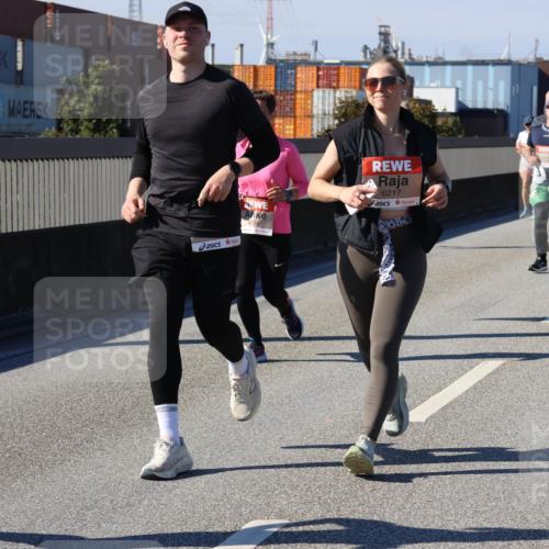 03.10.2025 - Köhlbrandbrückenlauf Strokosch-Dieckow http://msf.ph/oto/9118873 03.10.2025 12:55:46 Position 3 4799, 6217 meine-sportfotos.de