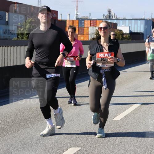 03.10.2025 - Köhlbrandbrückenlauf Strokosch-Dieckow http://msf.ph/oto/9118880 03.10.2025 12:55:46 Position 3 4799, 6217 meine-sportfotos.de