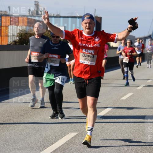 03.10.2025 - Köhlbrandbrückenlauf Strokosch-Dieckow http://msf.ph/oto/9118887 03.10.2025 12:55:48 Position 3 6116, 4689, 6742, 6530, 4188 meine-sportfotos.de