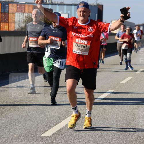 03.10.2025 - Köhlbrandbrückenlauf Strokosch-Dieckow http://msf.ph/oto/9118899 03.10.2025 12:55:49 Position 3 4689, 6742, 6530 meine-sportfotos.de
