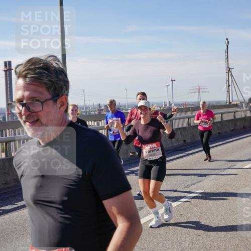 03.10.2025 - Köhlbrandbrückenlauf Michael Burmester http://msf.ph/oto/9118903 03.10.2025 13:00:14 Position 2 6452 meine-sportfotos.de