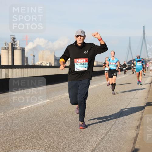 03.10.2025 - Köhlbrandbrückenlauf Lena Gebhardt http://msf.ph/oto/9118908 03.10.2025 09:45:04 Position 2 1133 meine-sportfotos.de