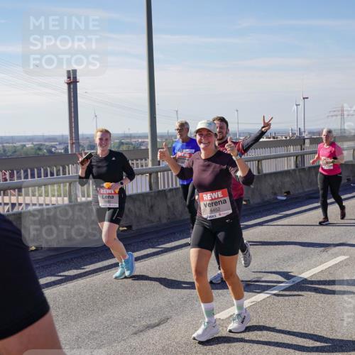 03.10.2025 - Köhlbrandbrückenlauf Michael Burmester http://msf.ph/oto/9118911 03.10.2025 13:00:15 Position 2 6452 meine-sportfotos.de