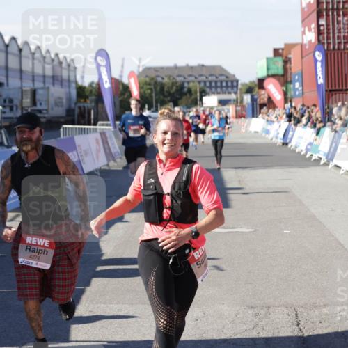 03.10.2025 - Köhlbrandbrückenlauf Jannik Wohlers http://msf.ph/oto/9118921 03.10.2025 13:03:44 Ziel 4063, 4274, 4322, 4422, 5639, 5799, 6025, 6341, 6706 meine-sportfotos.de