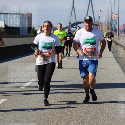 03.10.2025 - Köhlbrandbrückenlauf Strokosch-Dieckow http://msf.ph/oto/9118922 03.10.2025 12:55:54 Position 3 4782, 6566, 6565 meine-sportfotos.de