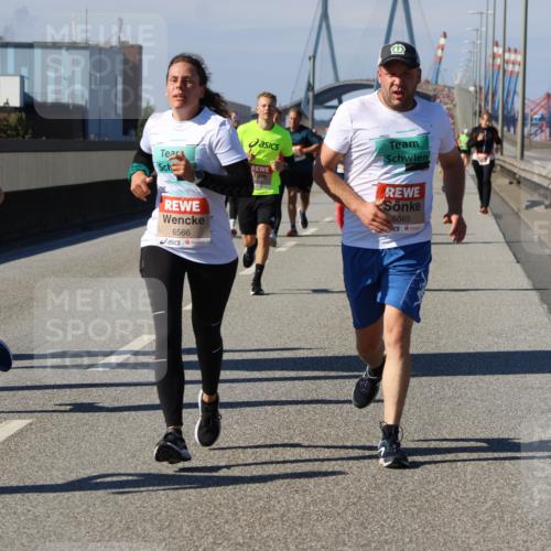 03.10.2025 - Köhlbrandbrückenlauf Strokosch-Dieckow http://msf.ph/oto/9118933 03.10.2025 12:55:54 Position 3 4782, 6566, 6565 meine-sportfotos.de