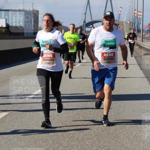 03.10.2025 - Köhlbrandbrückenlauf Strokosch-Dieckow http://msf.ph/oto/9118936 03.10.2025 12:55:54 Position 3 4782, 6566, 6565 meine-sportfotos.de