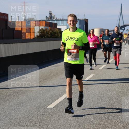 03.10.2025 - Köhlbrandbrückenlauf Strokosch-Dieckow http://msf.ph/oto/9118945 03.10.2025 12:55:59 Position 3 5229 meine-sportfotos.de