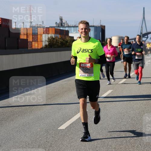 03.10.2025 - Köhlbrandbrückenlauf Strokosch-Dieckow http://msf.ph/oto/9118948 03.10.2025 12:55:59 Position 3 5229 meine-sportfotos.de
