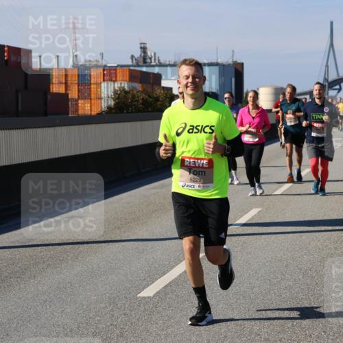 03.10.2025 - Köhlbrandbrückenlauf Strokosch-Dieckow http://msf.ph/oto/9118953 03.10.2025 12:55:59 Position 3 5229 meine-sportfotos.de