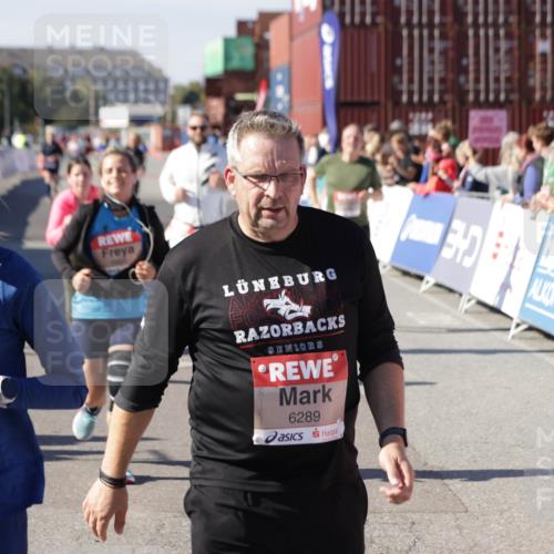 03.10.2025 - Köhlbrandbrückenlauf Jannik Wohlers http://msf.ph/oto/9118973 03.10.2025 13:34:42 Ziel 4112, 4498, 4767, 4997, 5390, 5407, 5465, 6196, 6289, 6290, 6486 meine-sportfotos.de