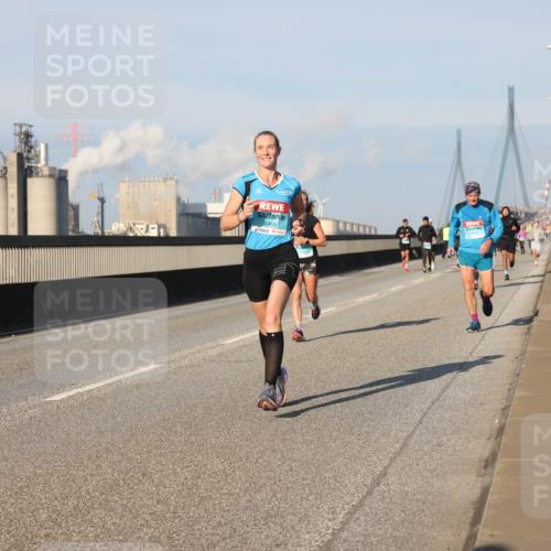 03.10.2025 - Köhlbrandbrückenlauf Lena Gebhardt http://msf.ph/oto/9118984 03.10.2025 09:45:06 Position 2 8458 meine-sportfotos.de