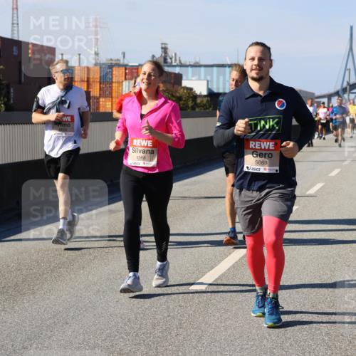 03.10.2025 - Köhlbrandbrückenlauf Strokosch-Dieckow http://msf.ph/oto/9118997 03.10.2025 12:56:03 Position 3 6690, 4568, 5689 meine-sportfotos.de