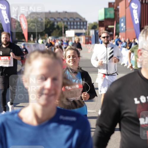 03.10.2025 - Köhlbrandbrückenlauf Jannik Wohlers http://msf.ph/oto/9119001 03.10.2025 13:34:43 Ziel 4112, 4498, 4767, 4997, 5390, 5407, 5465, 6196, 6289, 6290, 6486 meine-sportfotos.de
