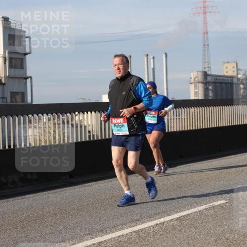 03.10.2025 - Köhlbrandbrückenlauf Lena Gebhardt http://msf.ph/oto/9119016 03.10.2025 10:26:00 Position 2 2611, 3184 meine-sportfotos.de