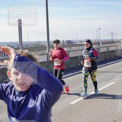 03.10.2025 - Köhlbrandbrückenlauf Michael Burmester http://msf.ph/oto/9119023 03.10.2025 13:00:18 Position 2 074, 5368, 5276 meine-sportfotos.de