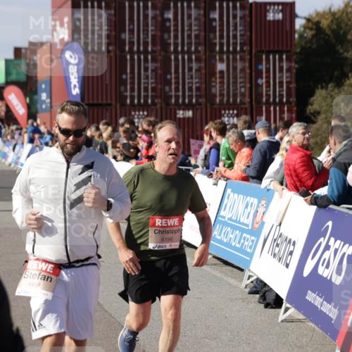 03.10.2025 - Köhlbrandbrückenlauf Jannik Wohlers http://msf.ph/oto/9119033 03.10.2025 13:34:45 Ziel 4112, 4498, 4767, 4997, 5227, 5407, 5465, 6196, 6289, 6290, 6357, 6486 meine-sportfotos.de