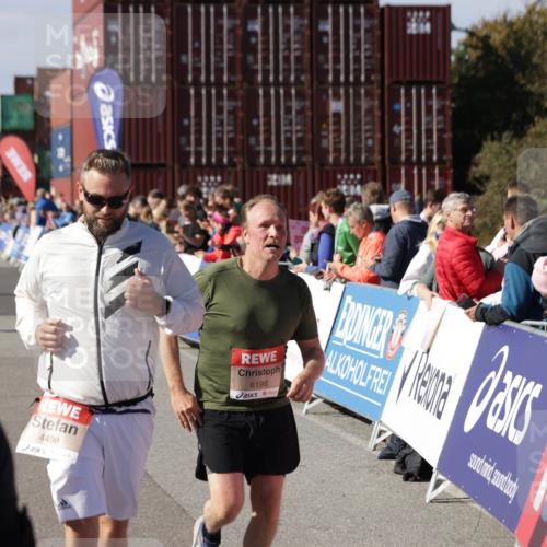 03.10.2025 - Köhlbrandbrückenlauf Jannik Wohlers http://msf.ph/oto/9119040 03.10.2025 13:34:45 Ziel 4112, 4498, 4767, 4997, 5227, 5407, 5465, 6196, 6289, 6290, 6357, 6486 meine-sportfotos.de