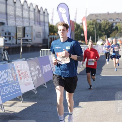 03.10.2025 - Köhlbrandbrückenlauf Jannik Wohlers http://msf.ph/oto/9119044 03.10.2025 13:03:47 Ziel 4063, 4274, 4322, 4422, 5414, 5639, 5799, 6025, 6341, 6706 meine-sportfotos.de