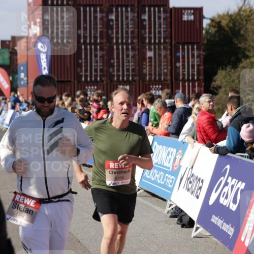 03.10.2025 - Köhlbrandbrückenlauf Jannik Wohlers http://msf.ph/oto/9119054 03.10.2025 13:34:45 Ziel 4112, 4498, 4767, 4997, 5227, 5407, 5465, 6196, 6289, 6290, 6357, 6486 meine-sportfotos.de