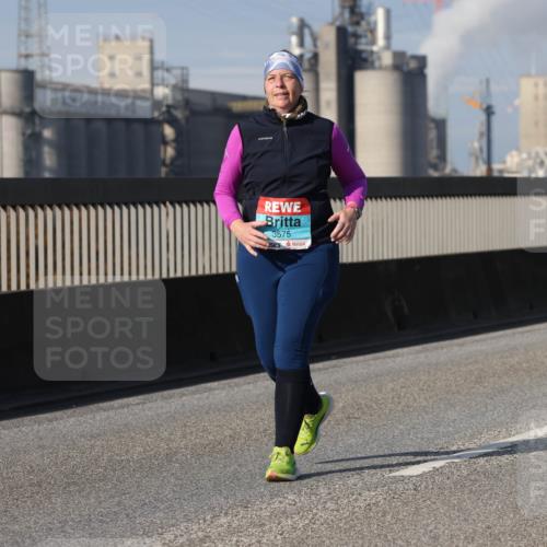 03.10.2025 - Köhlbrandbrückenlauf Lena Gebhardt http://msf.ph/oto/9119056 03.10.2025 10:26:02 Position 2 3575 meine-sportfotos.de
