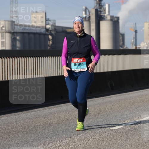 03.10.2025 - Köhlbrandbrückenlauf Lena Gebhardt http://msf.ph/oto/9119066 03.10.2025 10:26:02 Position 2 3575 meine-sportfotos.de